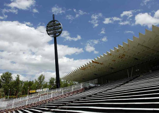 Obr. 10 Osvtlovac stor na Malovickm stadionu v Hradci Krlov (zdroj: Hradeck denk)