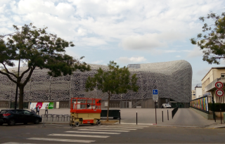 Obr. 12 Fasda ragbyovho stadionu Jean Bouin v Pai (foto: autor lnku)